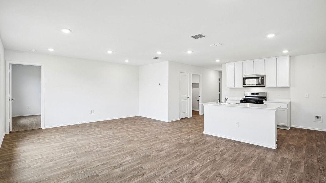 Spacious, unfurnished interior of a new home in Talavera, Kyle (Image 15).