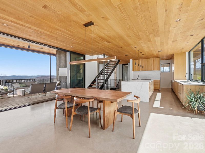 Community amenities in , Asheville (Image 36).