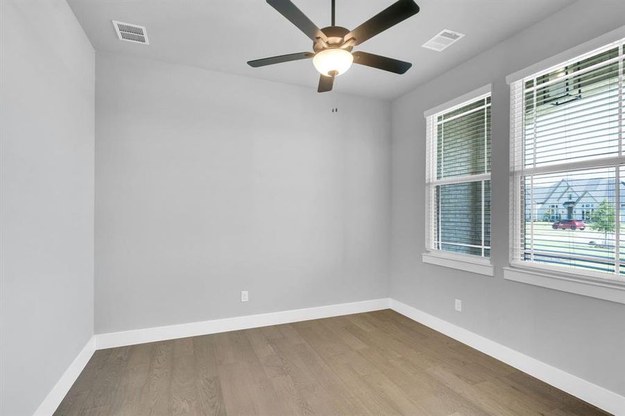 Spacious, unfurnished interior of a new home in Springside Estates II, Waxahachie (Image 22).