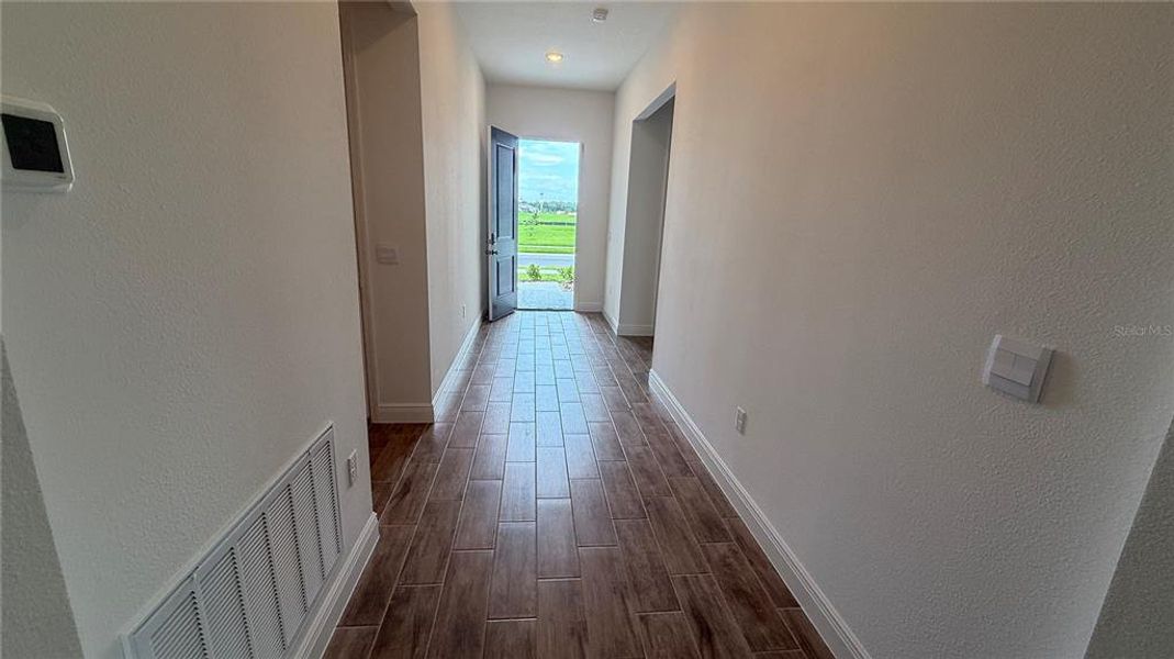 Spacious, unfurnished interior of a new home in Applewood Reserve, Lakeland (Image 15). Spacious, unfurnished interior of a new home in Applewood Reserve, Lakeland (Image 15).