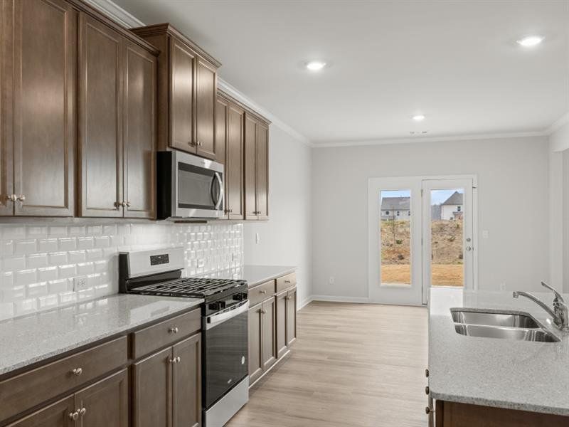 Furnished interior view inside a new home in Lost Creek, Dallas (Image 12).
