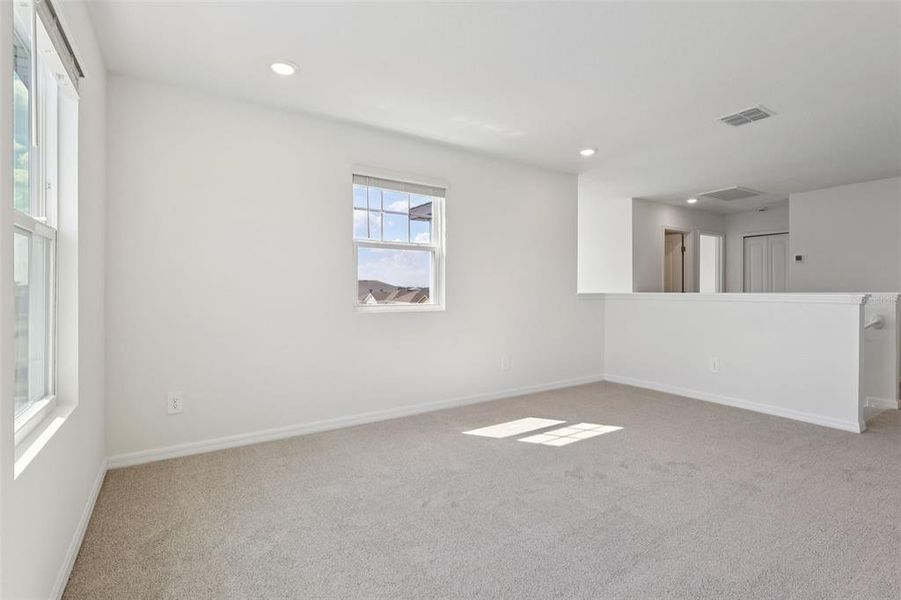 Spacious, unfurnished interior of a new home in Crosswinds - Signature Series, Haines City (Image 26).