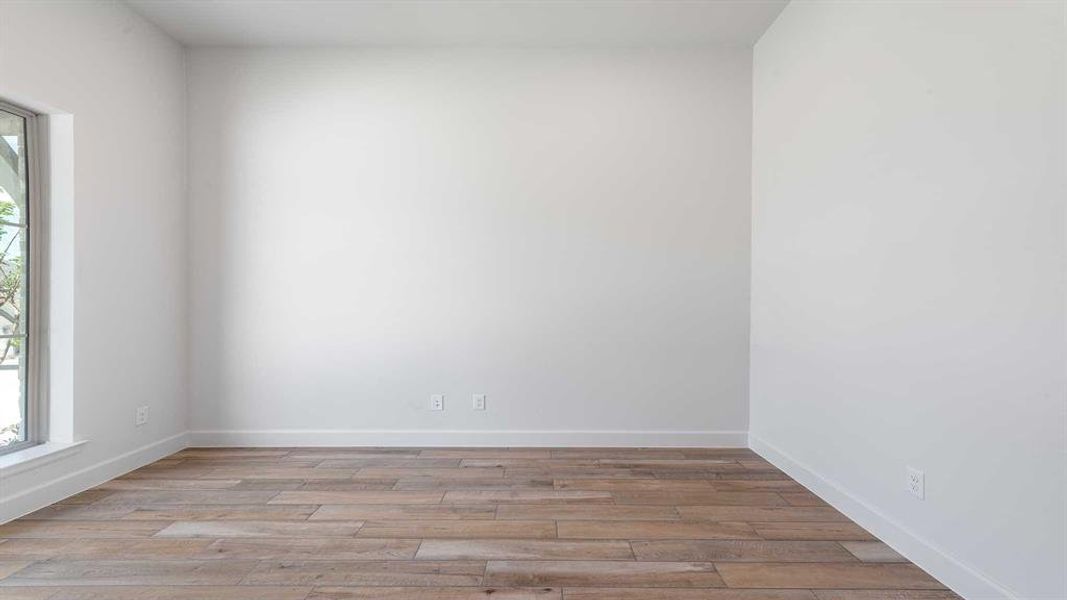 Spacious, unfurnished interior of a new home in Talon Hills 60'/70', Fort Worth (Image 21).