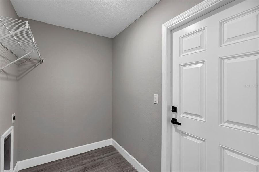 Spacious, unfurnished interior of a new home in , Ocala (Image 25).