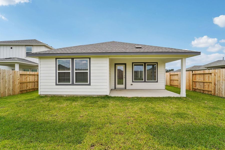 Photo is not of the actual home, but is an inspirational photo of builder’s model home and may depict options, furnishings, and/or decorator features that are not included Photo is not of the actual home, but is an inspirational photo of builder’s model home and may depict options, furnishings, and/or decorator features that are not included