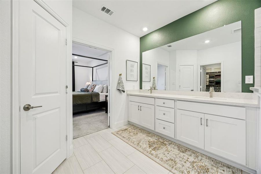 Furnished interior view inside a new home in Stoneridge, Melissa (Image 37).