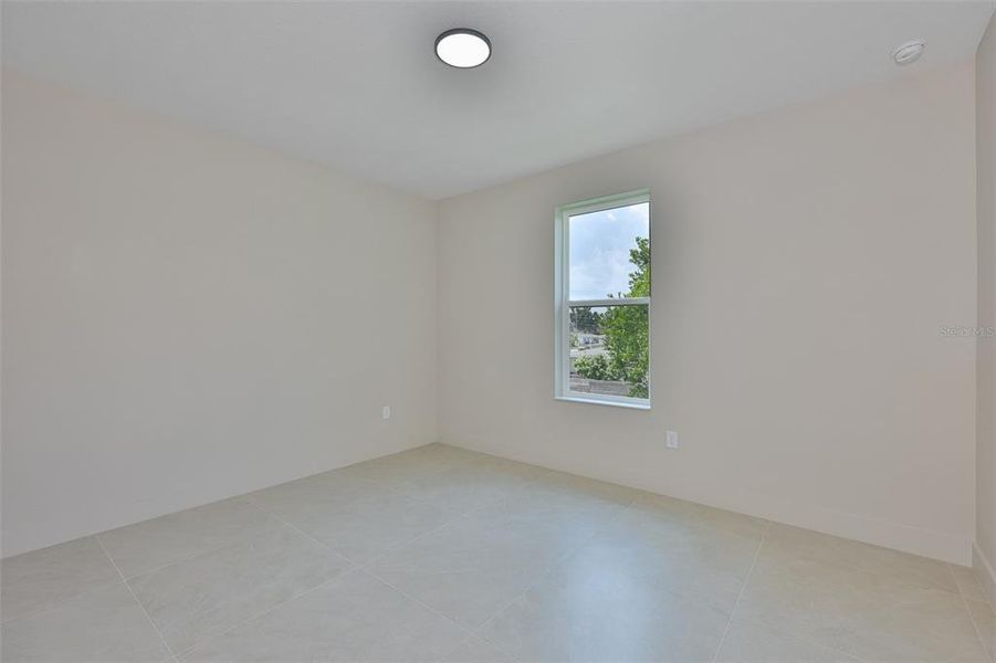 Spacious, unfurnished interior of a new home in , Tampa (Image 59).