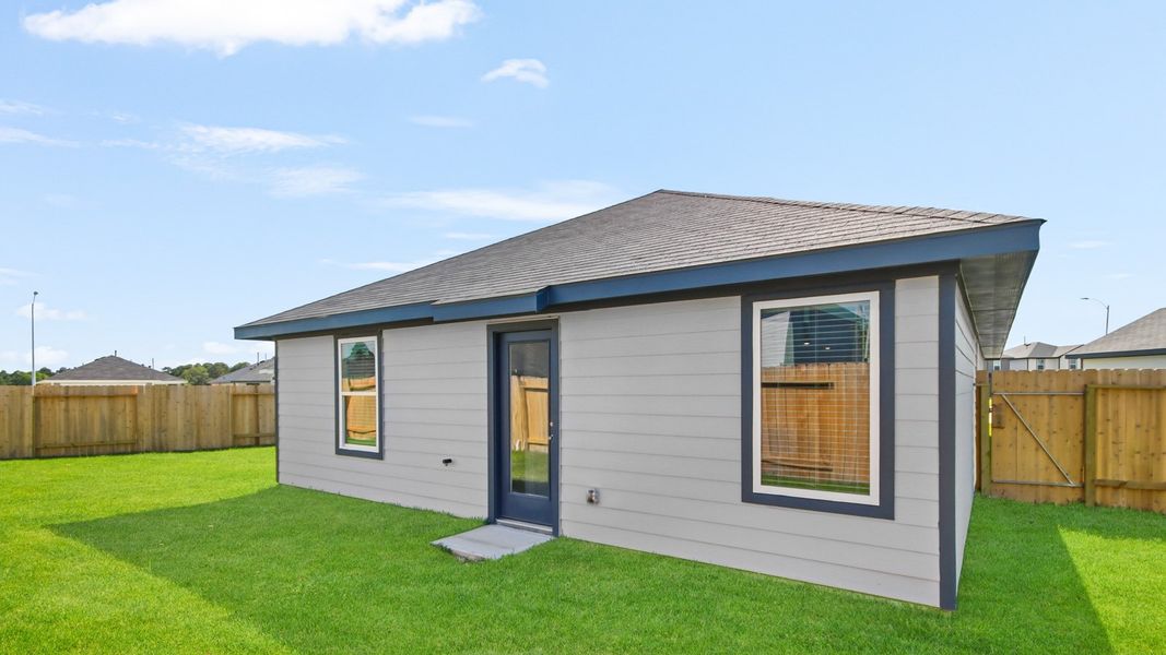 Exterior details and patio area of a home in Sunset Valley, Hockley (Image 4).
