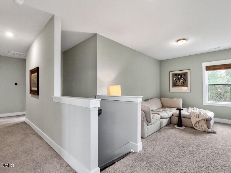 019-1280x960-loft-area