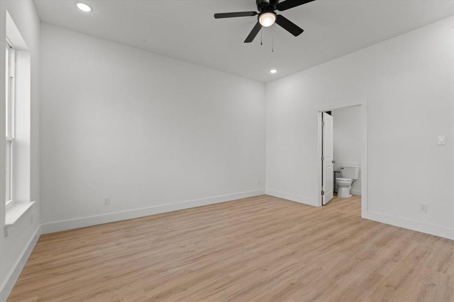 Spacious, unfurnished interior of a new home in , Denison (Image 21).