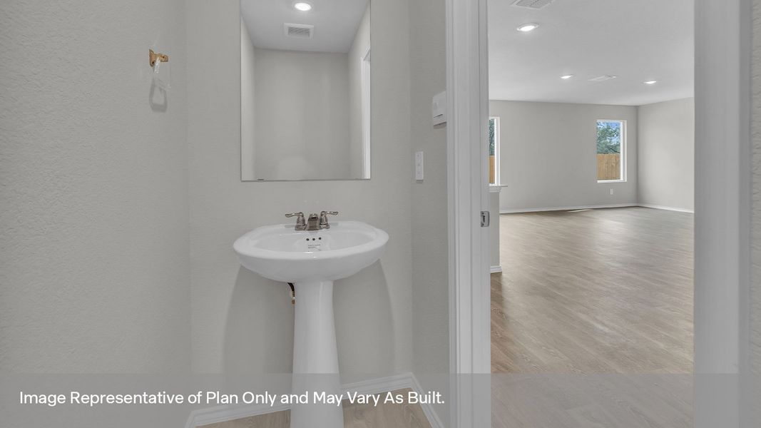 Furnished interior view inside a new home in Ladera, Luling (Image 6).