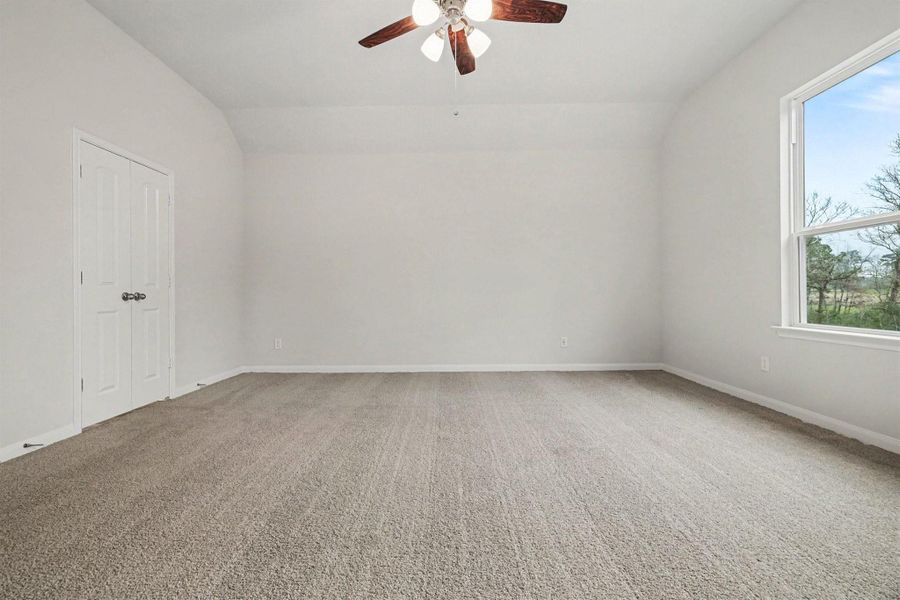Spacious, unfurnished interior of a new home in Rose Hill Estates, Willis (Image 14).