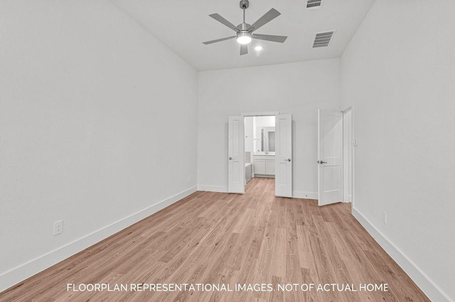 Spacious, unfurnished interior of a new home in Sorella, Tomball (Image 26).