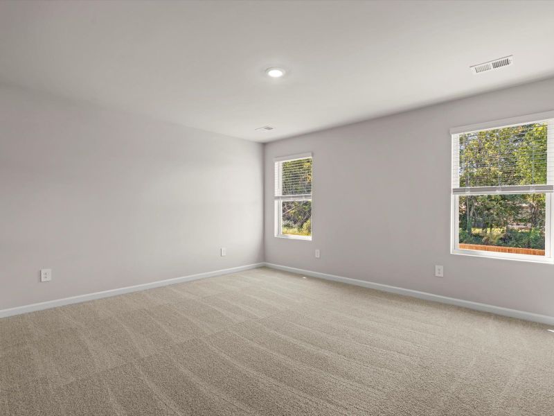 Spacious, unfurnished interior of a new home in Pleasant Brook, Piedmont (Image 14).