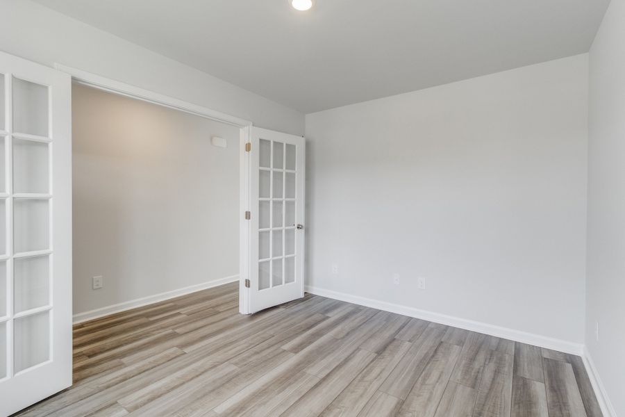 Spacious, unfurnished interior of a new home in Bluefield, Lexington (Image 17).