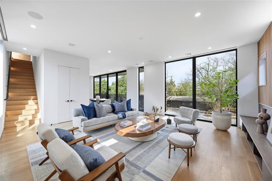 Furnished interior view inside a new home in , Dallas (Image 9).