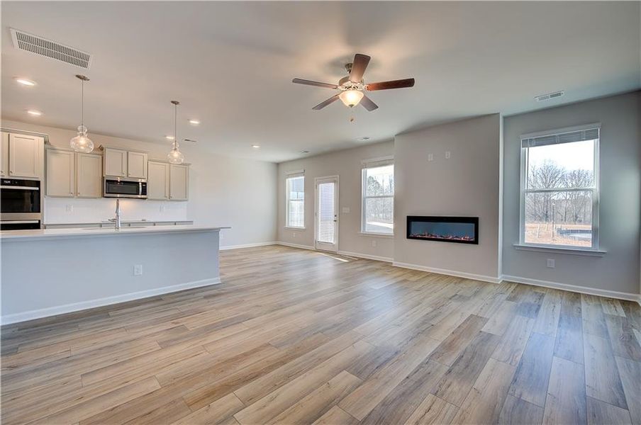 Spacious, unfurnished interior of a new home in Chapel Hill, Newnan (Image 20).