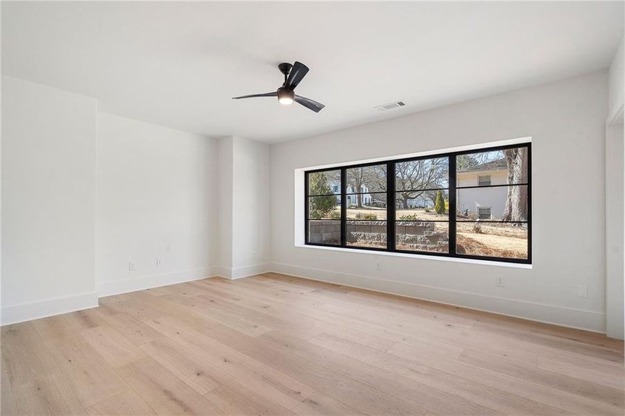 Spacious, unfurnished interior of a new home in , Alpharetta (Image 42).