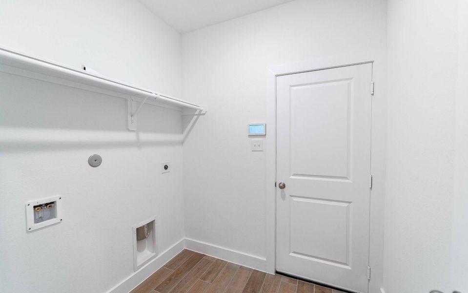 Spacious, unfurnished interior of a new home in River Ranch Meadows, Dayton (Image 17).