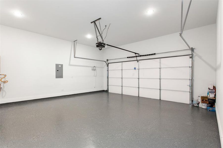 Spacious, unfurnished interior of a new home in , Richardson (Image 22).