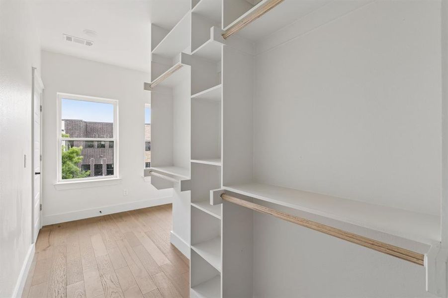 Spacious, unfurnished interior of a new home in , Fort Worth (Image 26).