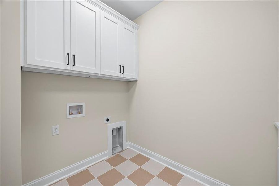 Spacious, unfurnished interior of a new home in , Monroe (Image 70).