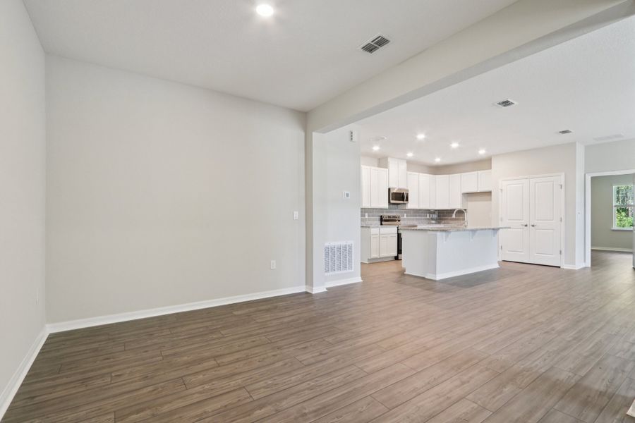 Representative unfurnished interior of a home built from the Ashton by Maronda Homes in Brookshire Green, Kingsland (Image 21).