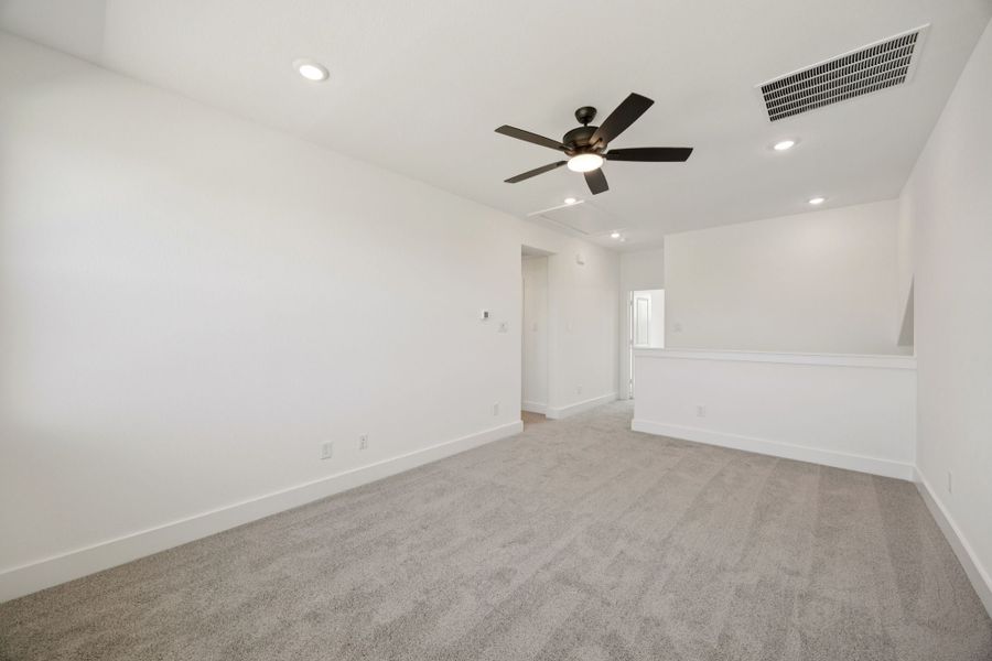 Spacious, unfurnished interior of a new home in Lakeway Estates, Waxahachie (Image 22). Spacious, unfurnished interior of a new home in Lakeway Estates, Waxahachie (Image 22).