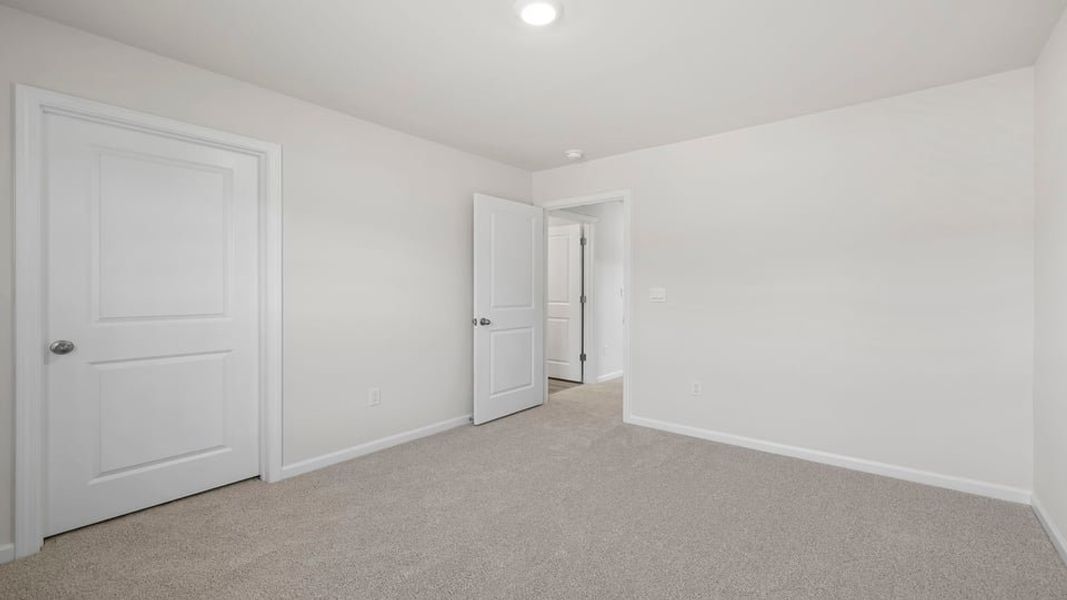 Spacious, unfurnished interior of a new home in Seneca Falls, Seneca (Image 25).