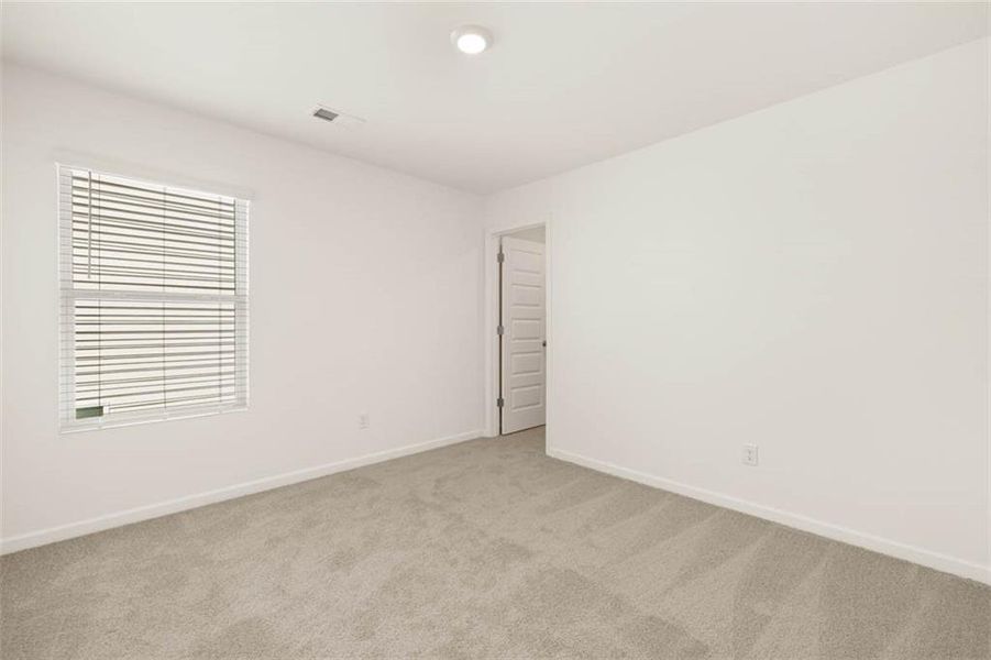 Spacious, unfurnished interior of a new home in Shoal Creek, Hampton (Image 21).