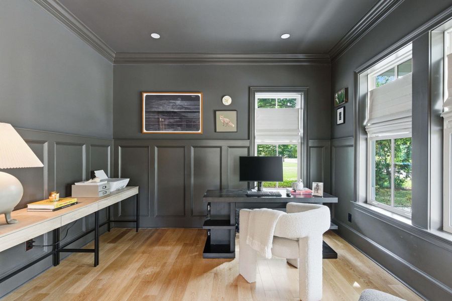 Furnished interior view inside a new home in , Charleston (Image 36).
