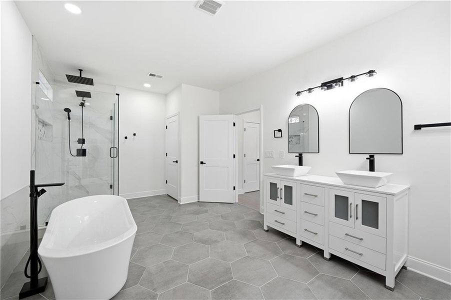 Furnished interior view inside a new home in , Gainesville (Image 11).