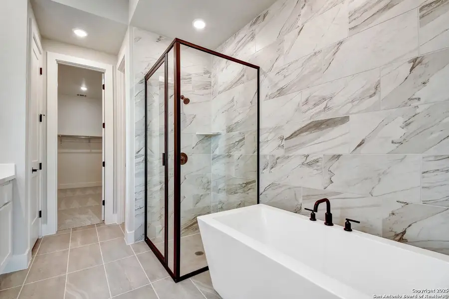 Image 25 of a home in Weston Oaks.