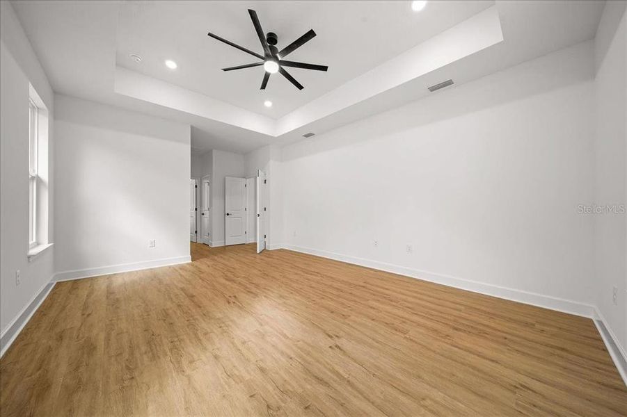 Spacious, unfurnished interior of a new home in , Weeki Wachee (Image 45).