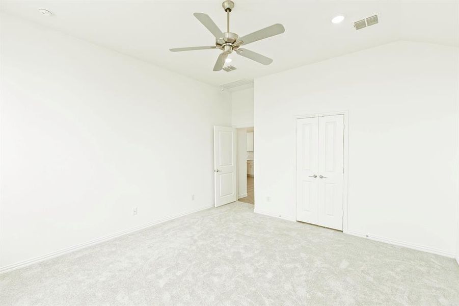 Spacious, unfurnished interior of a new home in Preserve at Honey Creek, McKinney (Image 37).