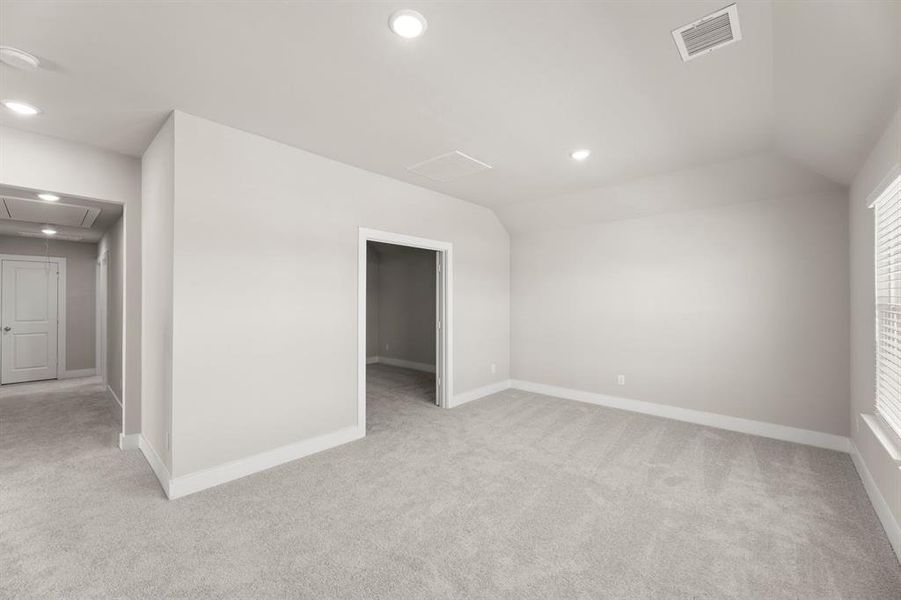 Spacious, unfurnished interior of a new home in Solterra, Mesquite (Image 25).