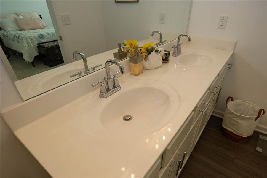 Close-up of interior finishes inside a home in Laurelwood, Douglasville (Image 24).
