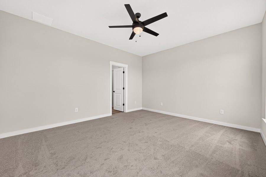 Spacious, unfurnished interior of a new home in Aldeana, Bonney (Image 40).