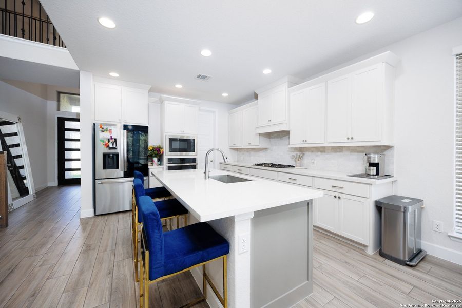 Furnished interior view inside a new home in Weston Oaks 55', San Antonio (Image 9). Furnished interior view inside a new home in Weston Oaks 55', San Antonio (Image 9).