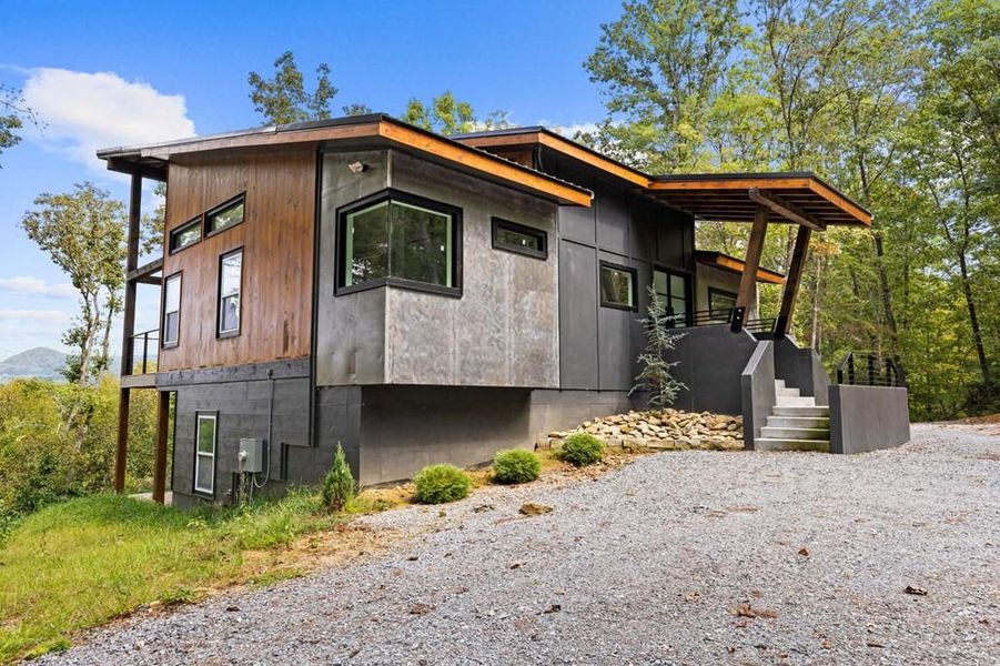 Image 48 of a home in .