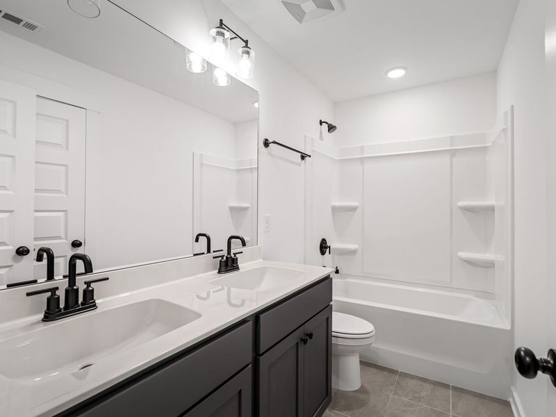 Furnished interior view inside a new home in Carellton, Gallatin (Image 14).