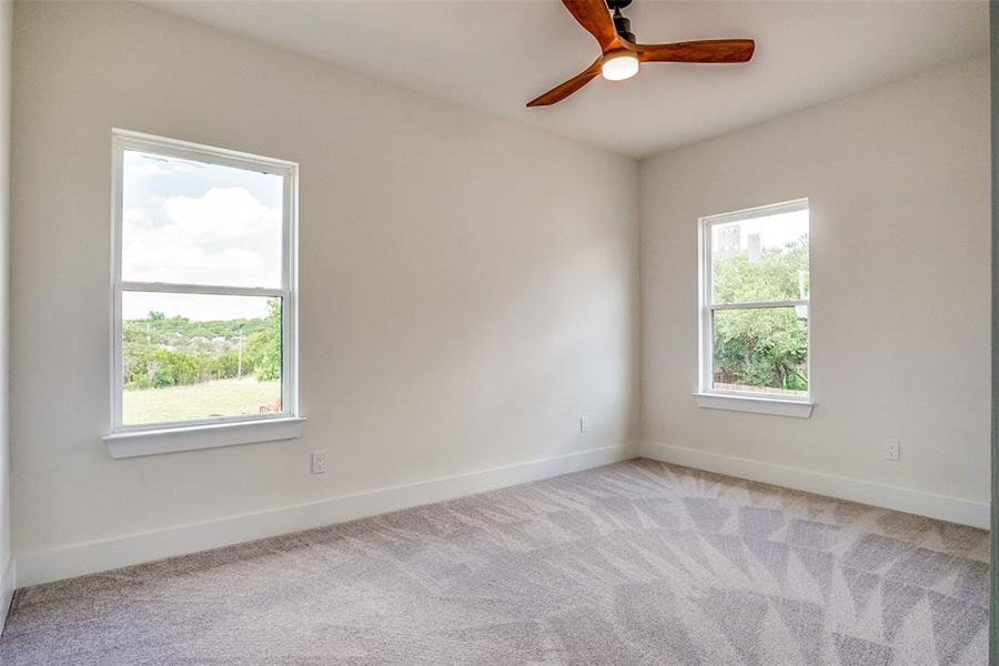 Spacious, unfurnished interior of a new home in , Granbury (Image 5).