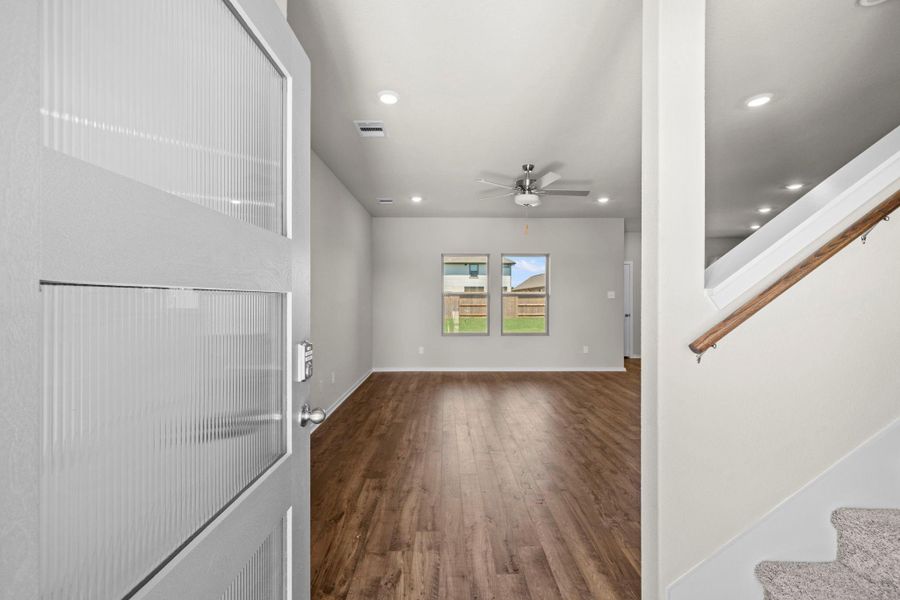 Spacious, unfurnished interior of a new home in Creekhaven, Rosharon (Image 16). Spacious, unfurnished interior of a new home in Creekhaven, Rosharon (Image 16).