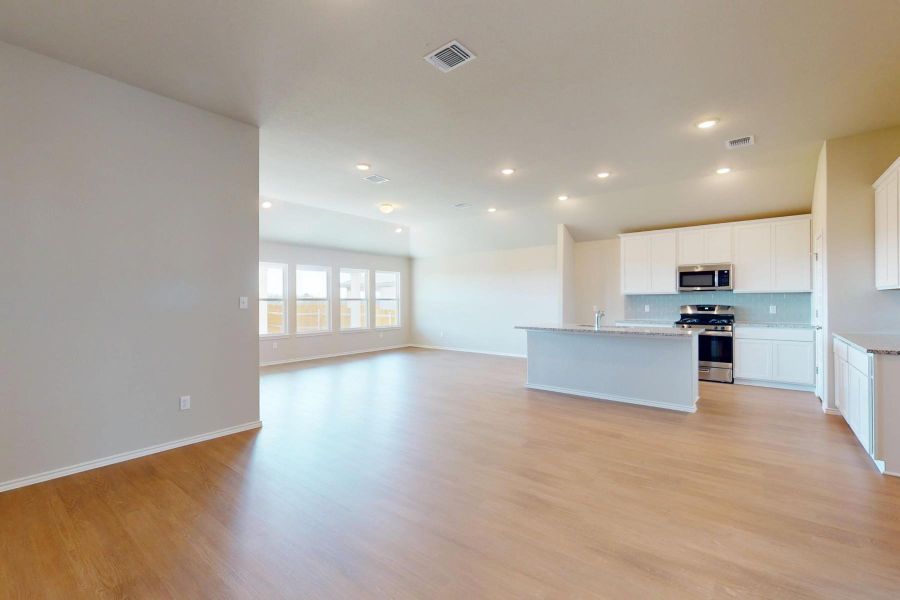 Spacious, unfurnished interior of a new home in Carillon, Manor (Image 18). Spacious, unfurnished interior of a new home in Carillon, Manor (Image 18).
