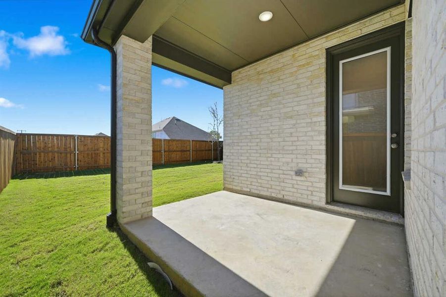 Exterior details and patio area of a home in Heritage Ranch, Sherman (Image 3).