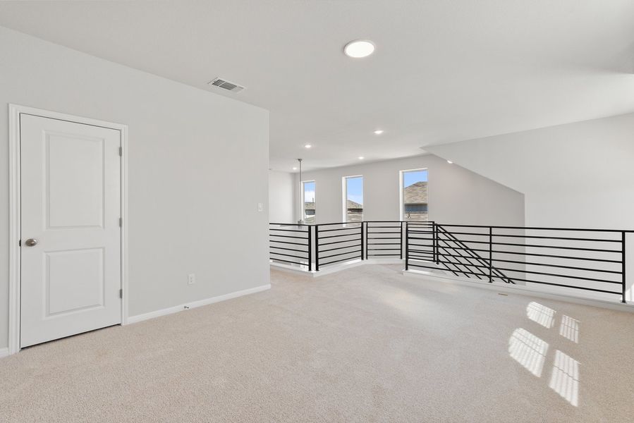 Spacious, unfurnished interior of a new home in Crosswinds, Kyle (Image 21).