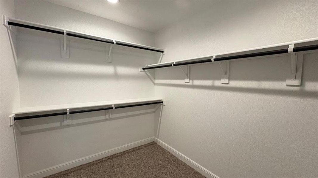 Spacious, unfurnished interior of a new home in Sandstone Estates, Granbury (Image 14).