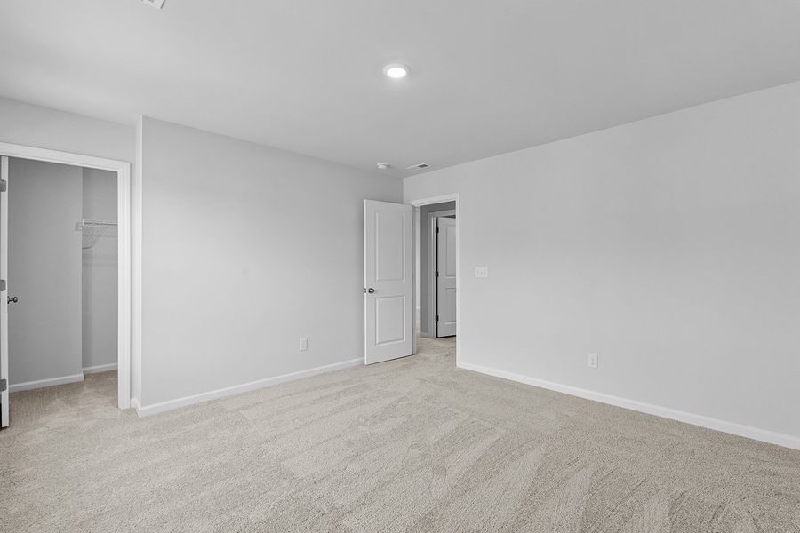 Spacious, unfurnished interior of a new home in Hanes Lake, Winston-Salem (Image 36).