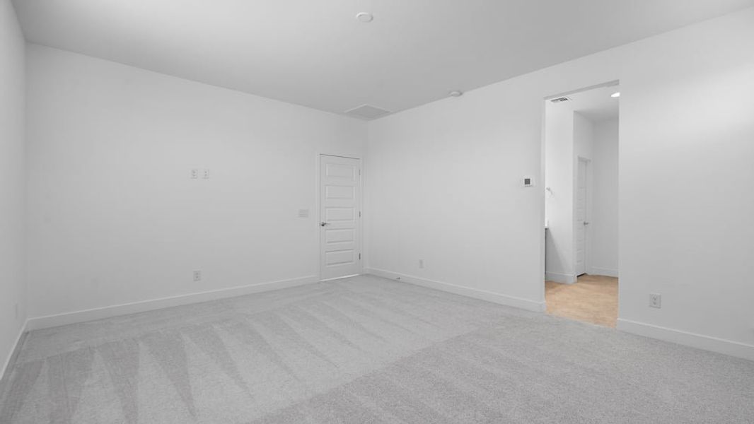 Spacious, unfurnished interior of a new home in Combs Ranch, San Tan Valley (Image 20).