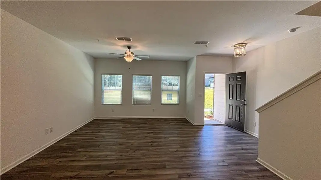 Spacious, unfurnished interior of a new home in Laurelwood, Douglasville (Image 7). Spacious, unfurnished interior of a new home in Laurelwood, Douglasville (Image 7).